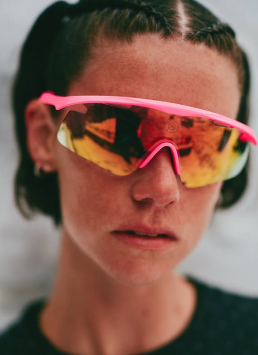 Why Pickleball Players Need Photochromatic Glasses